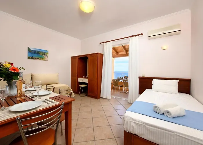 Ξενοδοχείο με διαμερίσματα View Luxury 4*